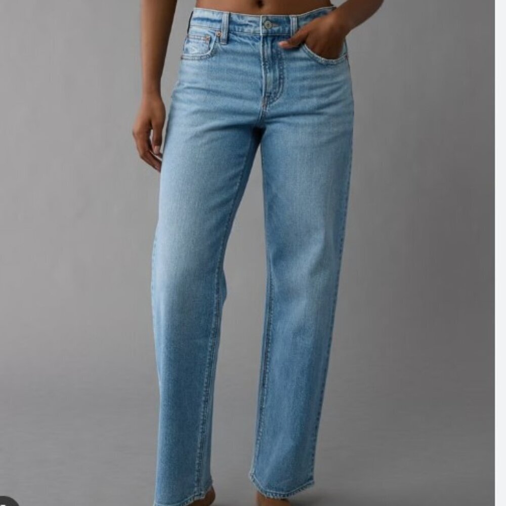 American Eagle Strigid High Waisted Stovepipe Jeans. Size 0 regular (run big)